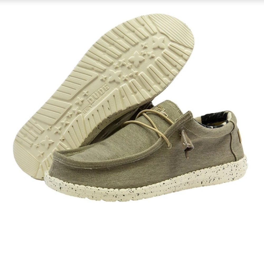 NWOT Hey Dude Wally Stretch Shoe